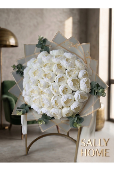 Sally Home İsim Yazılı Özel Kutulu 41'li Krem Şakayık Buketi - Gelin, Mezuniyet & Sevgiliye Hediye