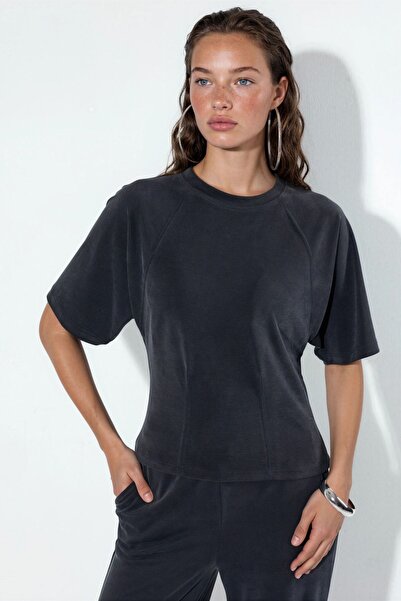Hiccup Busem Embossed Crew Neck Short Sleeve Blouse