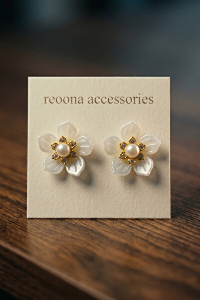 Reoona Flower Pearl Detailed Earrings