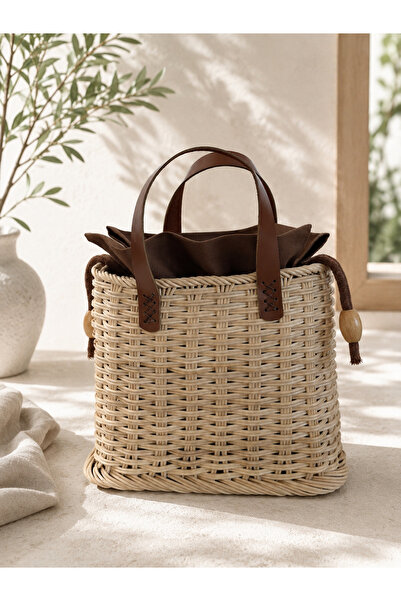 Nua Bags El Yapımı Rattan Çanta – Doğal Hasır Dokulu Premium Kadın El Çantası