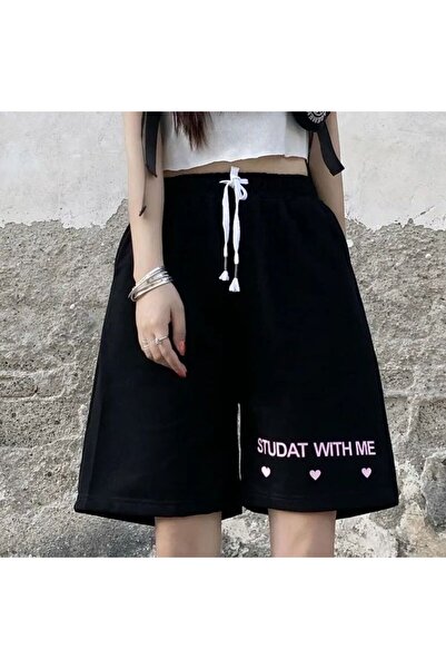 COZYWEAR شورت أسود مطبوع كبير الحجم
