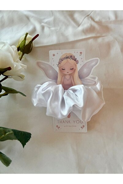 Curated By Amna سكرانشي
