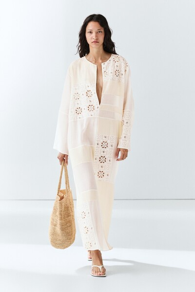 Massimo Dutti İşlemeli detaylı dökümlü kaftan elbise