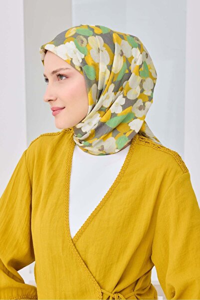 Silk Home وشاح فيلورا أصفر مزين بالزهور