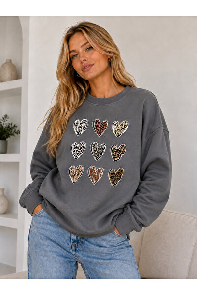 caddekombin Women's Aesthetic Multicolor Heart Printed Crew Neck Sweatshirt