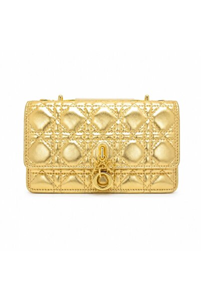 silora Luxury Quilted Design Handbag Fashionable Metal Accented Handbag