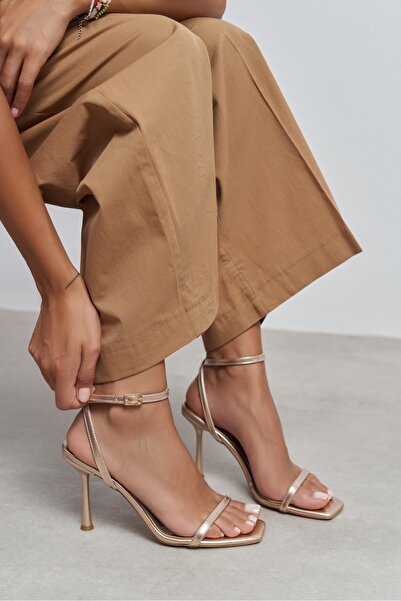 NİŞANTAŞI SHOES Taki Rose Gold Women's Thin Heeled Shoes with Ankle Belt Detail