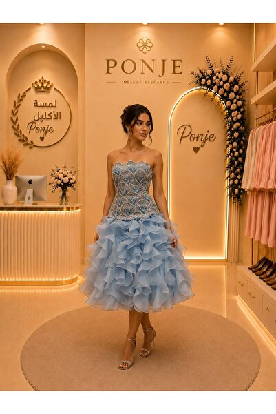 genric A Dress That Embodies Luxury with a Sophisticated Design and Meticulou...