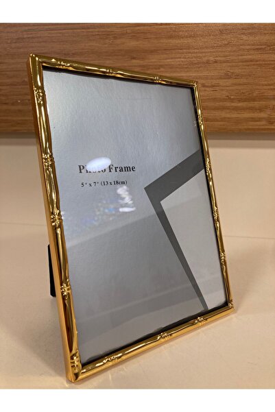 PLUS HOME RESİM ÇERÇEVESİ BAMBU MODEL METAL PİRİNÇ KENARLI RENK ALTIN KÜÇÜKBOY EBAT 13X18 CM