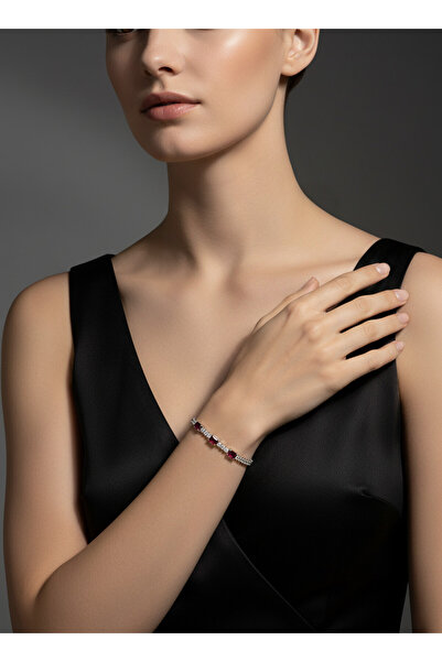 Valmont إكسسوارات سوار نسائي من أحجار كريمة حمراء، مجموعة ديفيت آند نايت كومبين