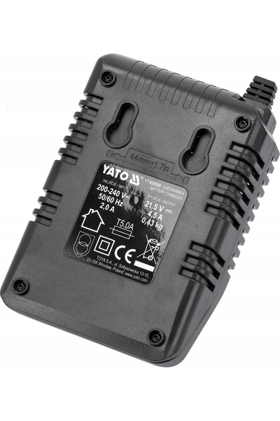 NO BRAND 2 ACUMULATORI 18V Li-Ion 4AH + ÎNCĂRCĂTOR CU INDICATOR DE ÎNCĂRCARE,...