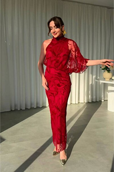 maf collection فستان سهرة طويل للنساء بتفاصيل أكمام حمراء وتفاصيل زهور مطوية ...
