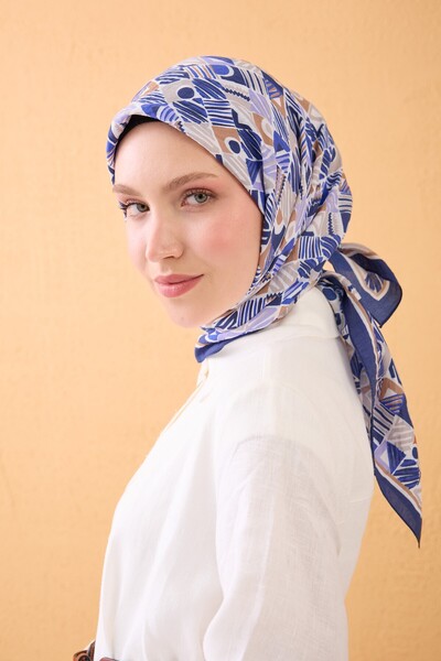 Silk Home وشاح فيلورا جيو موزايك باللون الأزرق الداكن