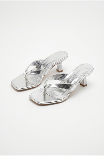 Bianco Lucci Women's Blunt Toe Flip Flop Heeled Slippers Sandals 50021007