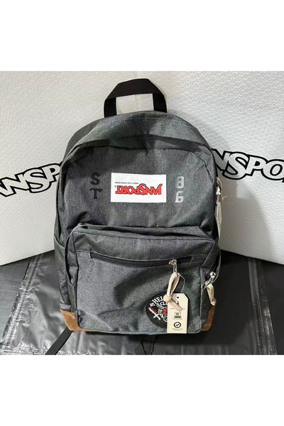 Jansport Large-capacity backpacks for students returning to school