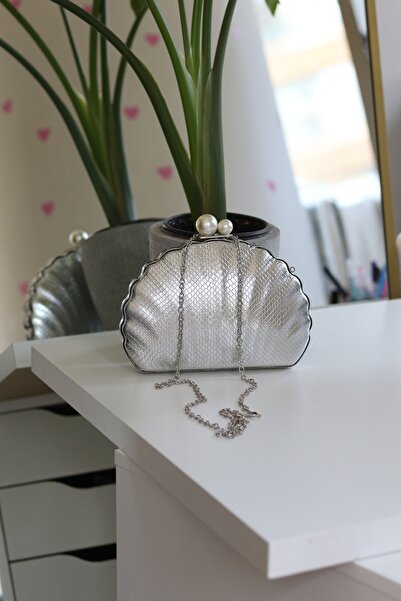 Moom Bag Kadın Silver İstiridye İncili Zincirli Omuz Çantası