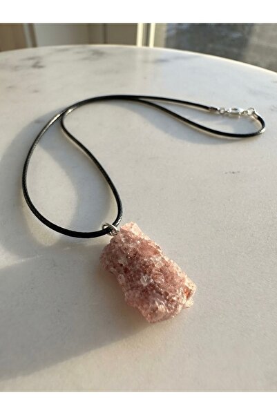 Meneva Aksesuar Strawberry Quartz Natural Stone Raw Cut Leather Cord Necklace