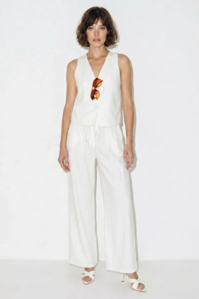 Şeker Portakalım Women's V-Neck Buttoned Vest Wide Leg White Suit