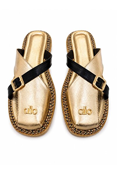 PAPUCUMUN DÜNYASI Women's Stylish Slippers with Cross Straps and Buckle