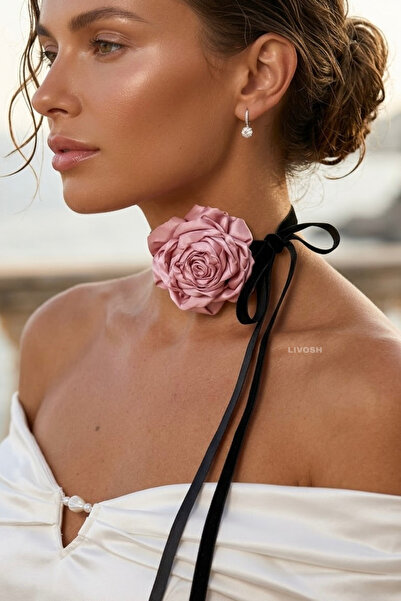 LIVOSH Velvet Ribbon Detail Flower Choker Necklace