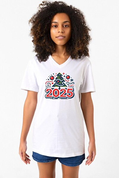 Tshirthane تيشيرت نسائي أبيض أساسي برقبة على شكل حرف V من Happy New Year 2025