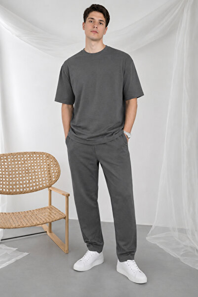 YAKAMEL Men's Short Sleeve Oversized Comfortable Top and Bottom Set
