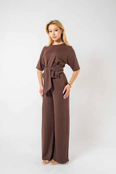 moda paketi Σετ με διπλό κοστούμι με λεπτομέρεια στον ιμάντα – Σετ με μπλούζα...