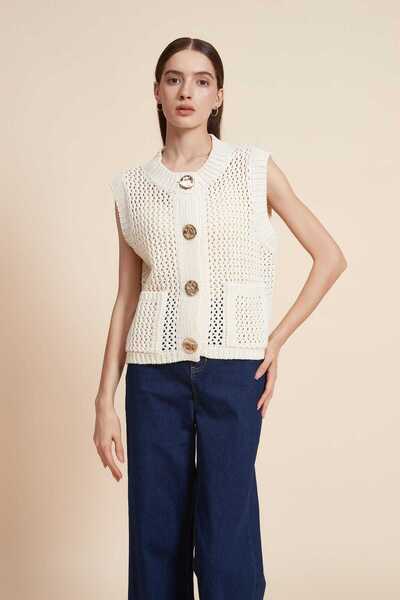 Yola Plain sleeveless button-down sweater with front perforation