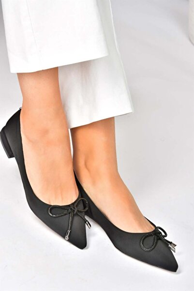 Fox Shoes Pantofi de damă cu toc joasă din material negru din satin P820121204