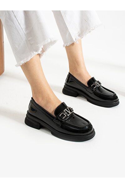 Alemdar Shoes VENDİ حذاء لوفر نسائي من الجلد الأسود اللامع مزود بإبزيم