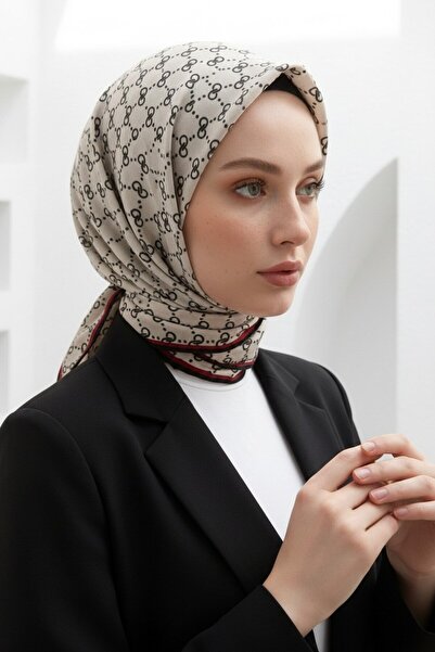 Vissona %100 Twill İpek Geometrik Desenli Siyah - Krem Renkli 90x90 Eşarp Dikim Şekli : El Dikişi
