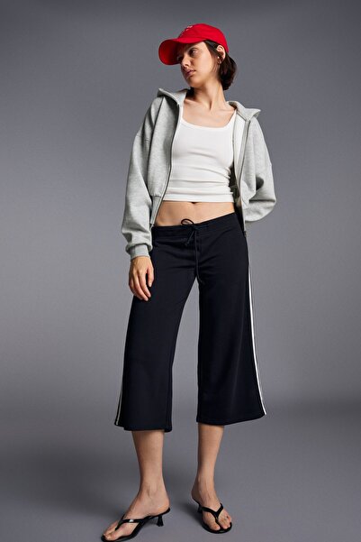 Bershka Fermuarlı kapüşonlu sweatshirt