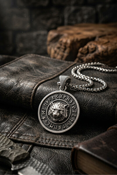 Begondio Wolf Viking Handcrafted Stainless Steel Chain Men's Necklace