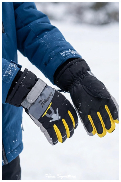 PIECE SIGNATURE Reflective Snow Gloves, for Teen Girls and Boys (Ages 9-16)