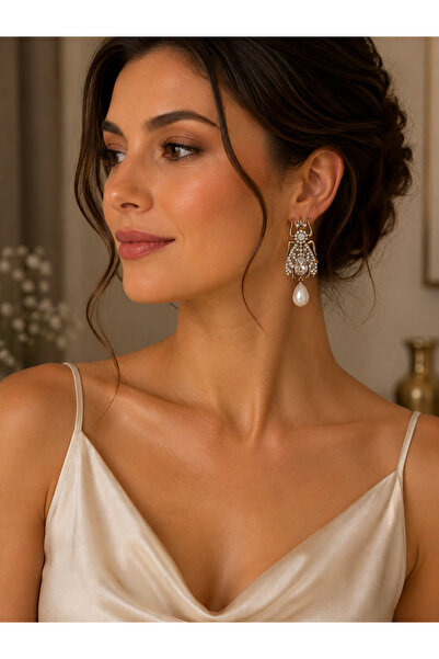 FAYRA ACCESSORIES Mallorcan Pearl Dangle Queen Bee Figure Earrings