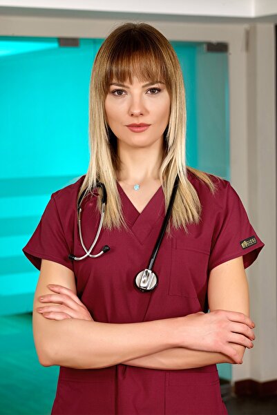 ÇİZGİ MEDİKAL بدلة طبية من قماش تيريكونتون باللون الأحمر الداكن من Dr. Greys ...