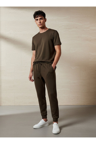 FAV Men Twill T-shirt and Joggers Set