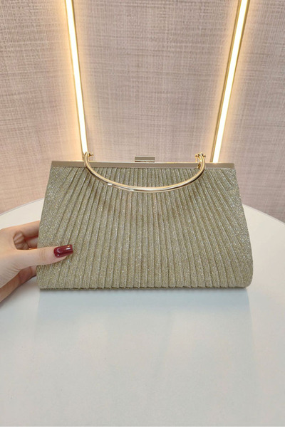 Ku er Ladies elegant glitter pleated clutch with handle, suitable for parties...