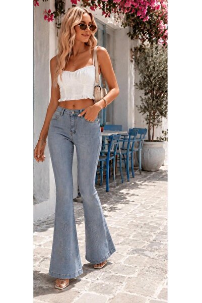 LA CARTE Women's Blue Flower Stone Decorated Spanish Flare Jeans