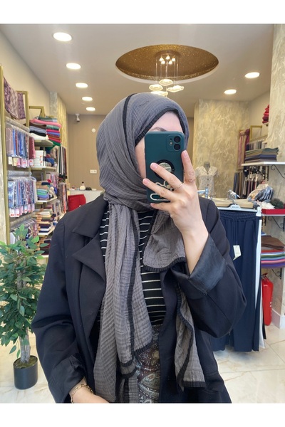 QUB شال موسلين مزخرف