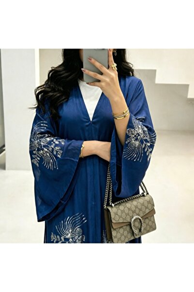 Bleco عباءة فاخرة باللون الأزرق الملكي مزينة بالأحجار الكريمة مع ياقة على شكل...