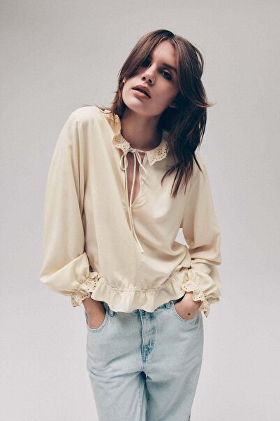 H&M بلوزة مزينة بالكشكشة