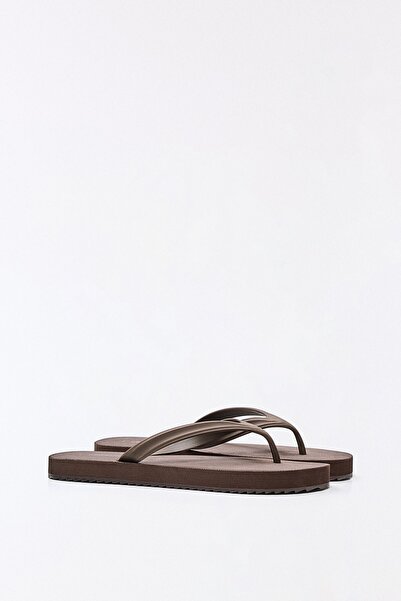 Bershka Parmak arası sandalet