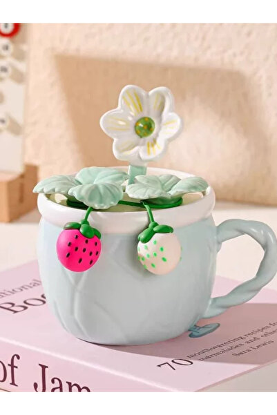 Bam Special Design Ceramic Mug with Strawberry Figure, Spoon and Lid