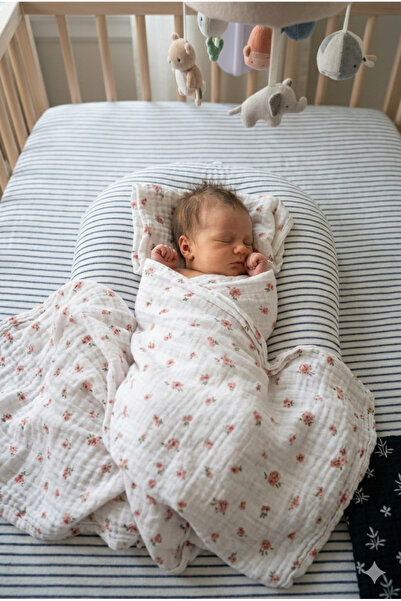 NO BRAND %100 Pamuk Muslin Bebek Örtüsü – Çiçek Desenli, 80*80
