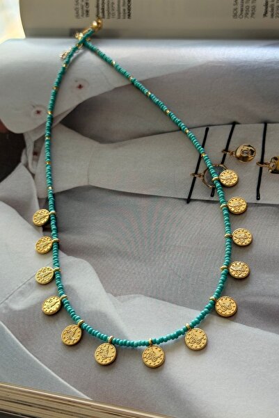 Trendy Butik قلادة مزينة بالخرز الفيروزي مع تفاصيل توجرا