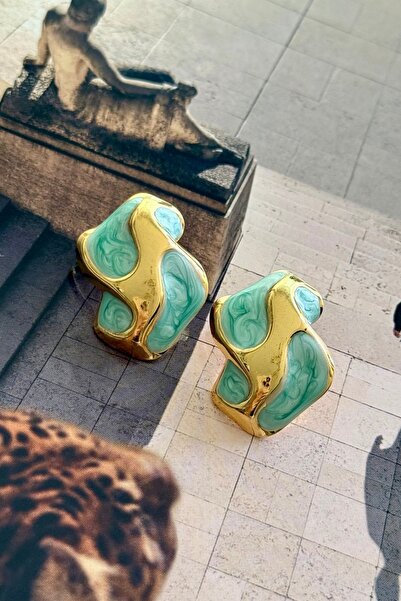 Trendy Butik أقراط صيفية مطلية بالمينا باللون الفيروزي