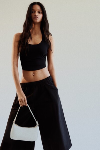 Bershka Sırtı düğümlü halter yaka top