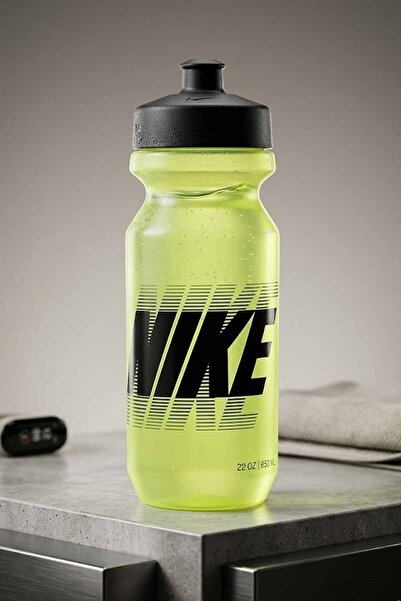 Nike Swoosh Green Sports Water Bottle 22 oz / 650 ml - Squeezable Bicycle, Gy...