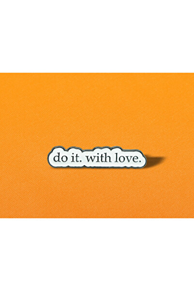 SKYPINZ Brooch - Do It with Love - Attachment Method - Pin